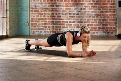 Lindsey Vonn 展現身體穩定訓練動作