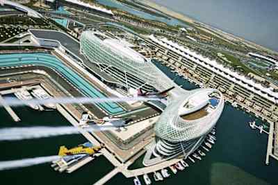 この豪華さを見れば総工費11億円以上も頷ける