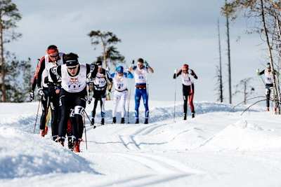 1時間で約619カロリーを消費できるクロスカントリースキー