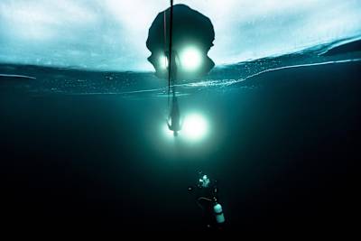 L'apnéiste français Arthur Guérin-Boëri a battu un record du monde d'apnée en parcourant 175 mètressous la glace, dans une eau entre 0 et 2 C°.