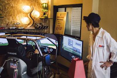 'Mad' Mike jamming on Kei's simulator 'Mad' Mike jamming on Kei's simulator