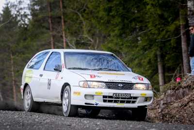 Nissan Almera er en populær bil å debutere med.