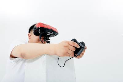 22年前に発売されていた元祖VRゲーム機を楽しむ