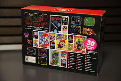 箱の裏面には収録タイトル一覧と、当時のソフトのボックスをデザイン。