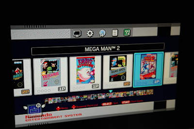 日本でもお馴染み『ロックマン』は、海外では『MEGA MAN』となる。