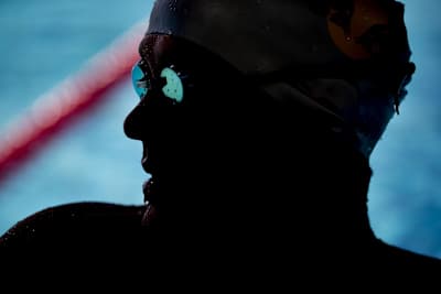 Portrait de Braden Currie après une session piscine avant le chаmріоnnаt du mоndе dе trіаthlоn Irоnmаn.