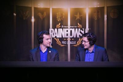 Imagen de los caster en Rainbow Six Siege Pro League