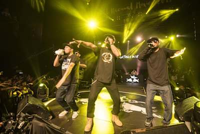 Serko Fu y Caballeron del Plan G actuando en la final nacional mexicana de Batalla de los Gallos 2017