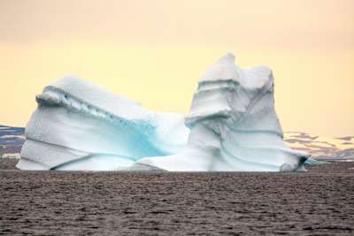 Góry lodowe przybierają niesamowite kształty