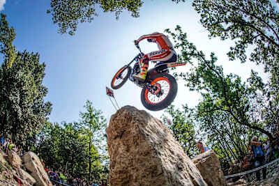 2018 トライアル世界選手権 第8戦 イタリアのようす。『トライアルズライジング』の画面写真に似てない？