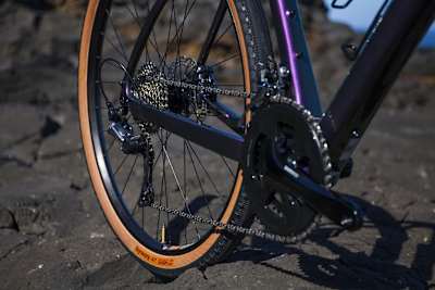 Ampio range di rapporti su una bici da gravel grazie a una trasmissione 2x11v.