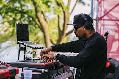 Dâm-Funk on the Red Bull Music Academy stage at Movement in Detroit, 2016.