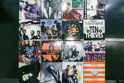 この日はMAKIDAIが個人的に所有する当時のレコードも一部持ってきてくれた。