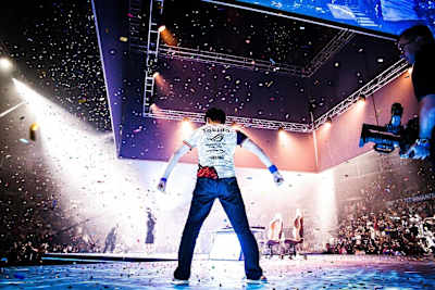 2017年7月"EVO2017"。"FIGHTING GAME COMMUNITY"のメインテーマとして使用された写真。