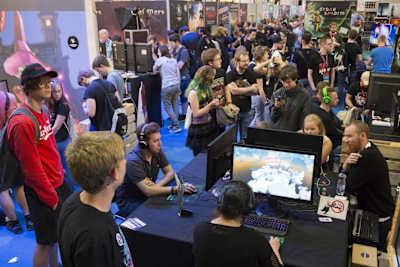 Indie-Games sind ein wichtiger Bestandteil der gamescom. Die Entwickler der kleineren Spiele haben eine Menge zu erzählen und stets gute Laune im Gepäck.