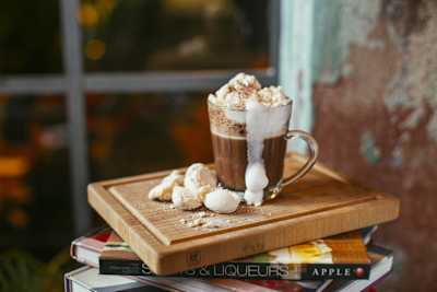 一罐Red Bull Energy Drink含有80毫克咖啡因，與一杯咖啡的份量相若。