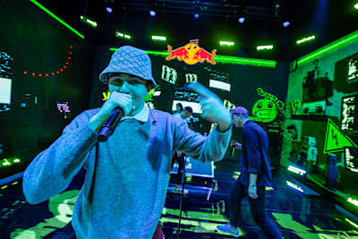 Mata na koncercie Janka-rapowanie podczas Red Bull Trasy Życzeń