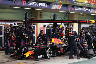 Vital Pit Stop At Abu Dhabi