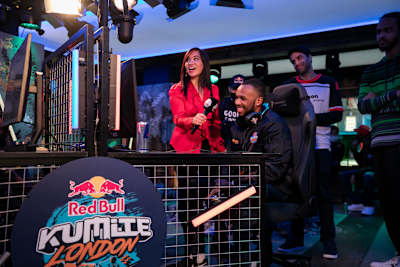 Kayane et Mister Crimson au Red Bull Kumite, tournoi SFV à Londres.