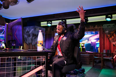 Mister Crimson lors de la finale de l'édition 2021 du tournoi Street Fighter 5 Red Bull Kumite à Londres.