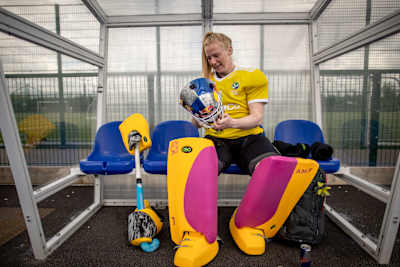 Ayeisha McFerran - Irish Hockey Player - Warming up