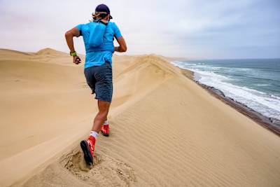 Ryan Sandes running in the desert