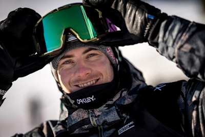 Sébastien Toutant pose pour un portrait lors de l’épreuve de Snowboard Slopestyle masculin au Grand Prix Toyota US à Mammoth Mountain, Californie, États-Unis, le 8 janvier 2022. 