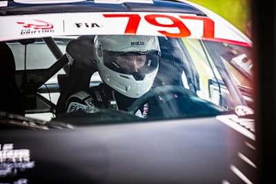 Paweł Grosz za kierownicą