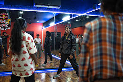 Jo conducting a workshop in Kochi as part of the Red Bull BC One Local Hero Tour