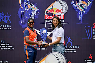 Smriti Mandhana presents an award at Red Bull Campus Cricket