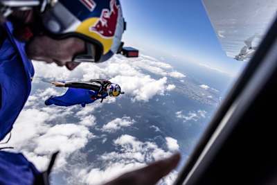 Nowy wingsuit, nowe możliwości