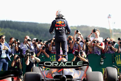 Le pilote Red Bull Racing Max Verstappen a largement dominé le Grand Prix de Belgique de F1 2022 et s’offre un doublé avec la deuxième place de Sergio Perez.