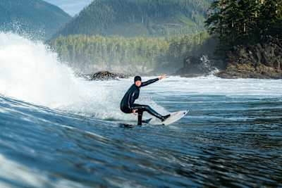 Sanoa Olin Surfing Cold Water