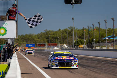 Broc Feeney (Red Bull Ampol Racing) wins race 2 during stop 5