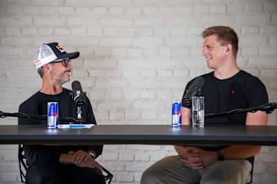 Hosts Cédric Dumont and York Peter Kloppel pictured on the set of the Mind Set Win podcast.