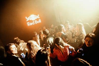 Latino, trap, house? Przed wyjściem na imprezę sprawdź, co grają na mieście