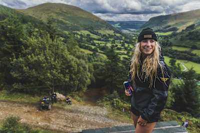 Jess Blewitt checks out the road gap at Hardline, 2022