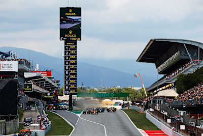 Verstappen vs. Norris tuż po starcie…