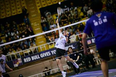 Un smash lors d'un match de badmintons du Red Bull Battle of rackets