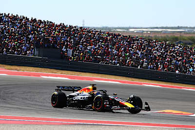 Verstappen 20 kör után 11 másodperccel vezetett Austinban