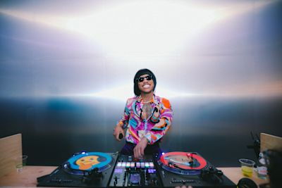 DJ Pee .Wee's bob originated from the Silk Sonic residency