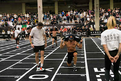 サンドバッグランジ