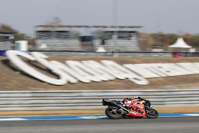 Enea Bastianini w akcji na torze Chang w Tajlandii.jpg