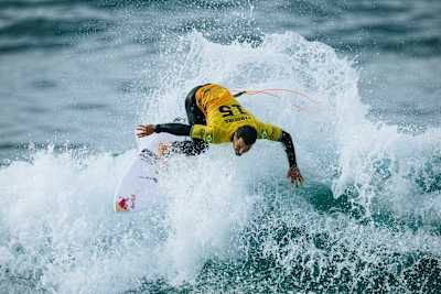 Italo Ferreira em ação em Bells Beach