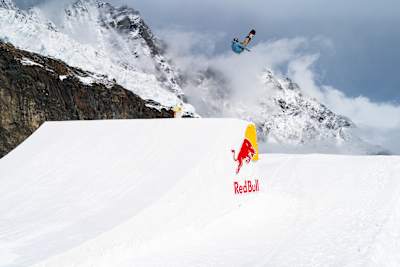 Jake Canter sending it during the Red Bull Performance camp in Saas-Fee