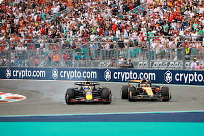 Duelo entre Verstappen y Piastri