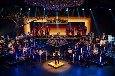 Kabza De Small ocupa el centro del escenario con Ofentse Pitse y la Orquesta Sinfónica en Red Bull Symphonic 2024 - Johannesburgo (Sudáfrica)