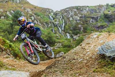 Hannah Bergemann in Dyfi Bike Park