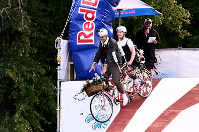 Deltagare på Red Bull Tandemkampen vid Kungstorget i Göteborg den 23e augusti 2025
