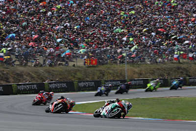 Johann Zarco en acción durante un Gran Premio de MotoGP.